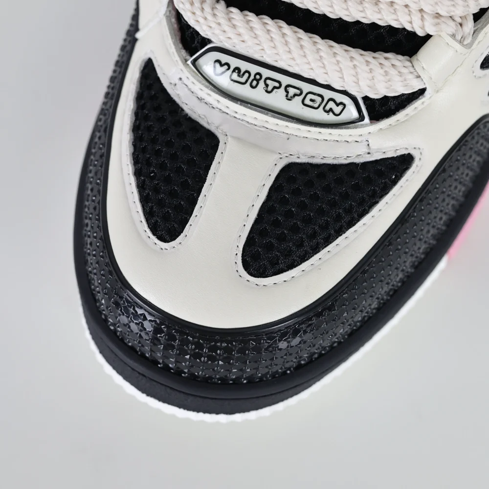 Skate-Sneaker in Rosa Weiß und Schwarz mit Monogramm-Blumenmuster – Bild 12