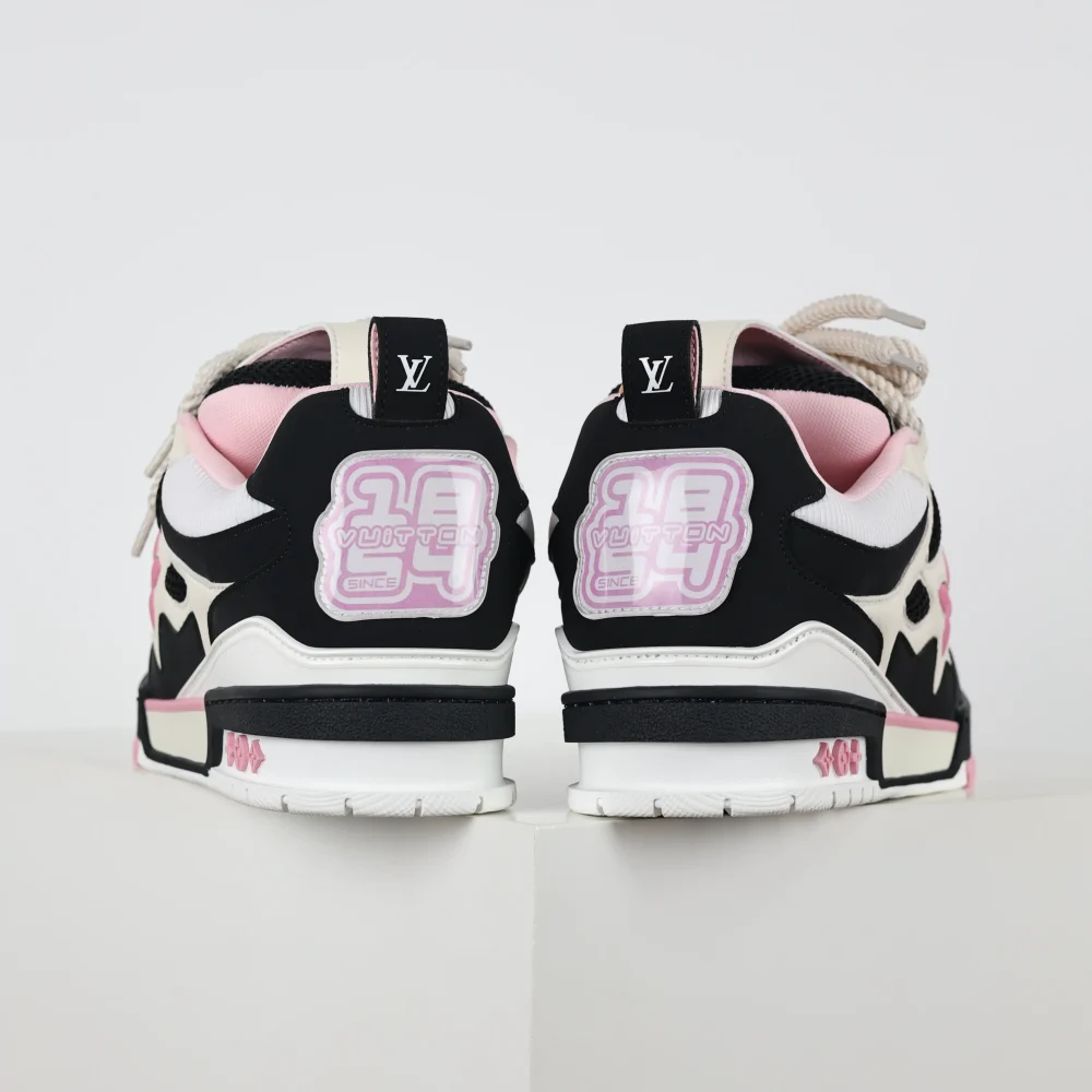 Skate-Sneaker in Rosa Weiß und Schwarz mit Monogramm-Blumenmuster – Bild 9