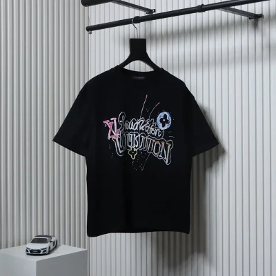 T-Shirt mit aufgemaltem Logo
