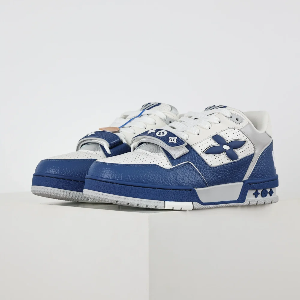 Trainer Modische Low-Top-Sneaker mit runder Spitze und Schnürung Monogramm Denim Blau und Weiß – Bild 3