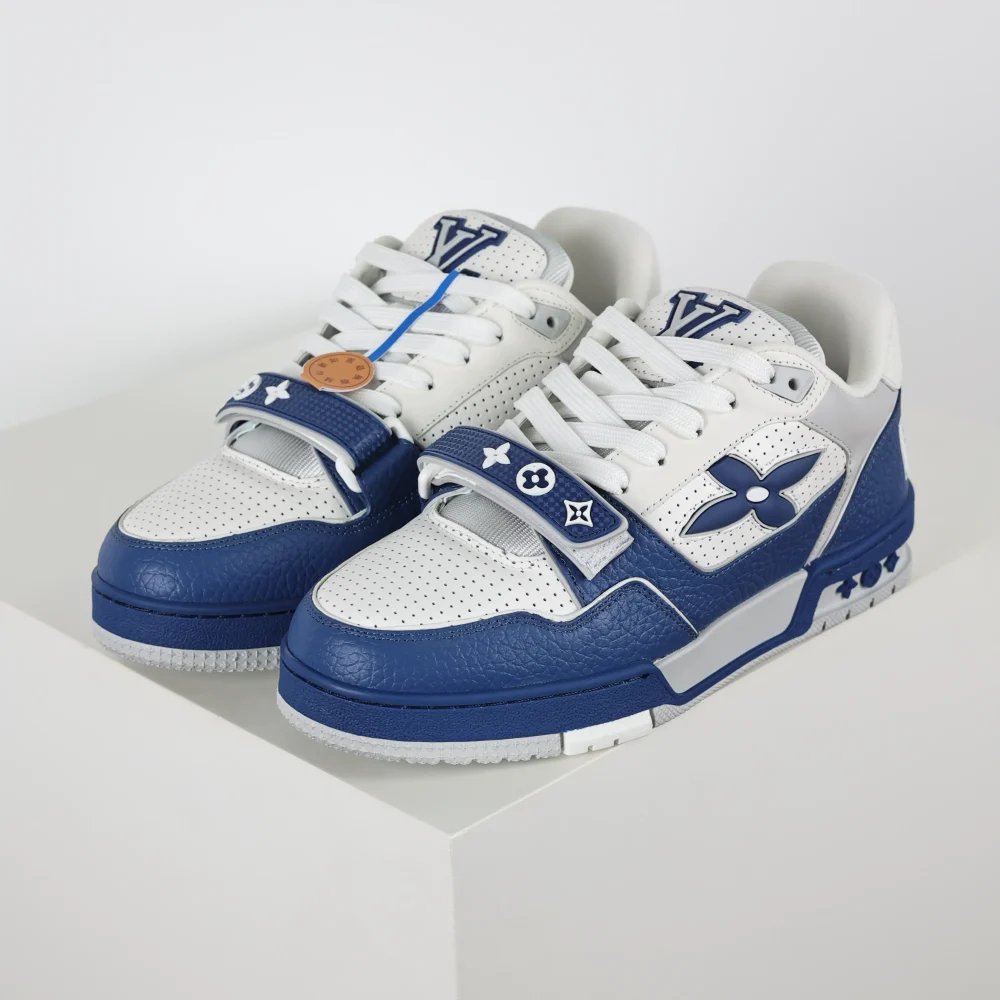 Trainer Modische Low-Top-Sneaker mit runder Spitze und Schnürung Monogramm Denim Blau und Weiß