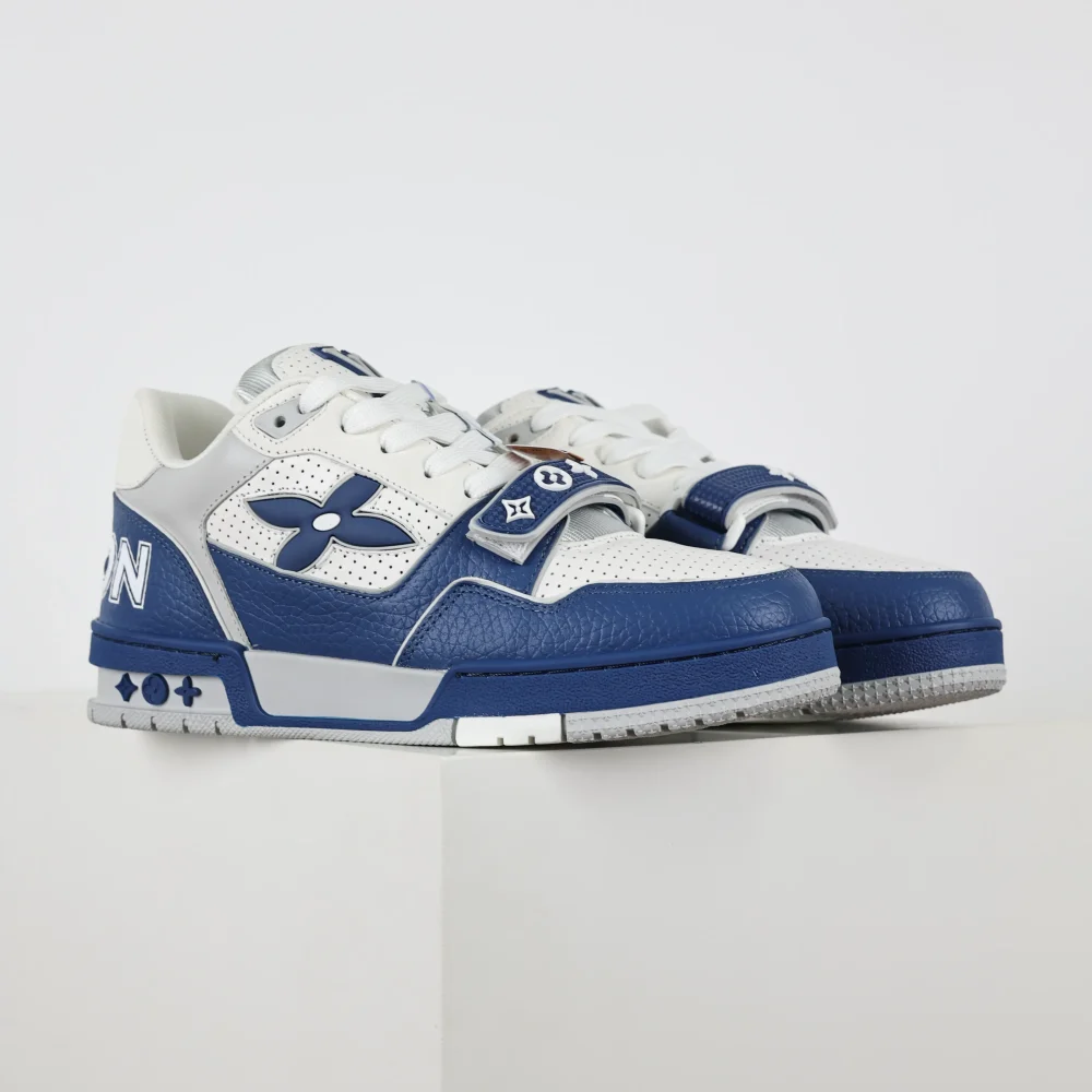 Trainer Modische Low-Top-Sneaker mit runder Spitze und Schnürung Monogramm Denim Blau und Weiß – Bild 2