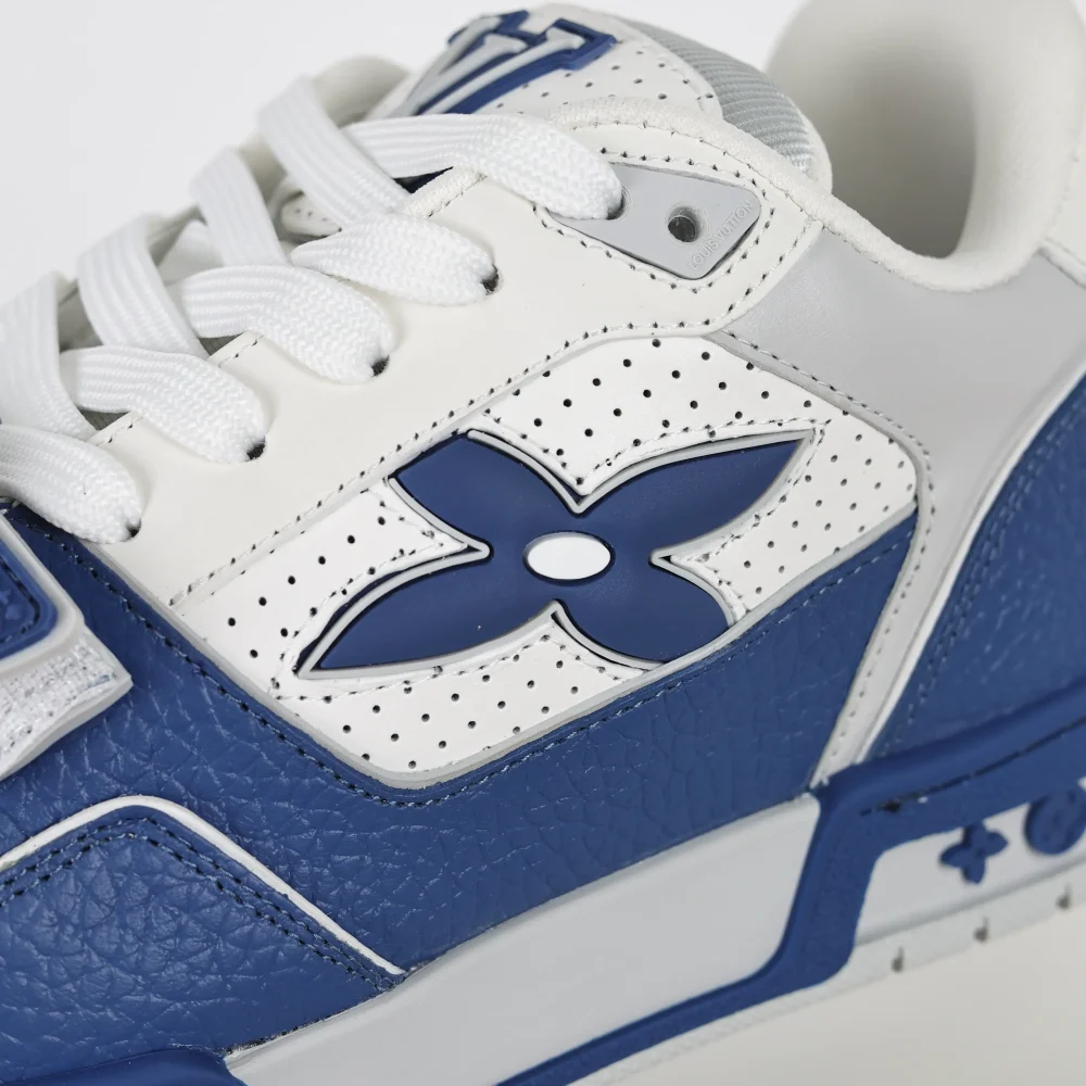 Trainer Modische Low-Top-Sneaker mit runder Spitze und Schnürung Monogramm Denim Blau und Weiß – Bild 10