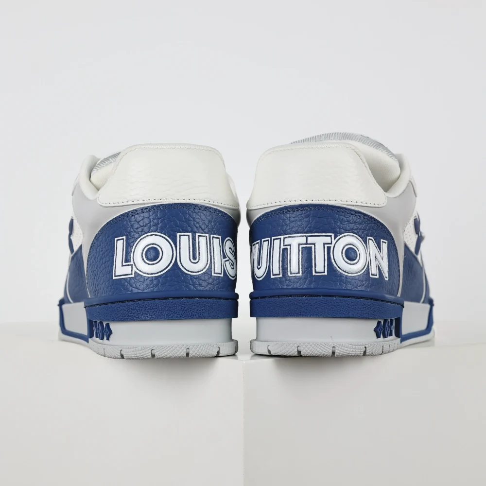 Trainer Modische Low-Top-Sneaker mit runder Spitze und Schnürung Monogramm Denim Blau und Weiß – Bild 7
