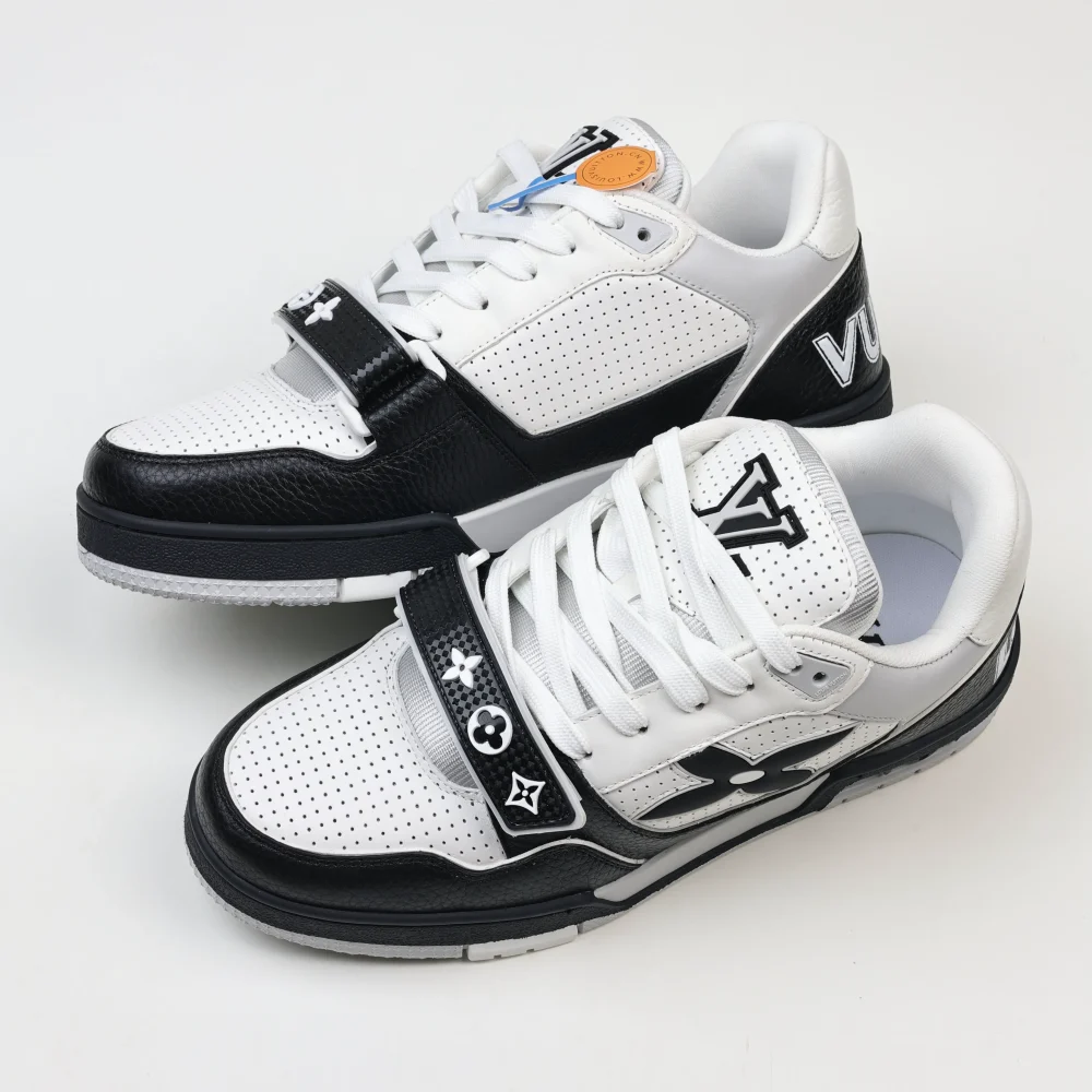 Trainer Modische Low-Top-Sneaker mit runder Spitze und Schnürung Monogramm Denim Schwarz Weiß – Bild 7