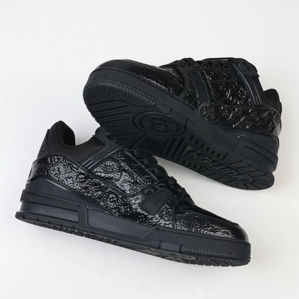 Trainer Sneaker Schriftzug geprägtes Kalbslackleder Schwarz – Bild 8