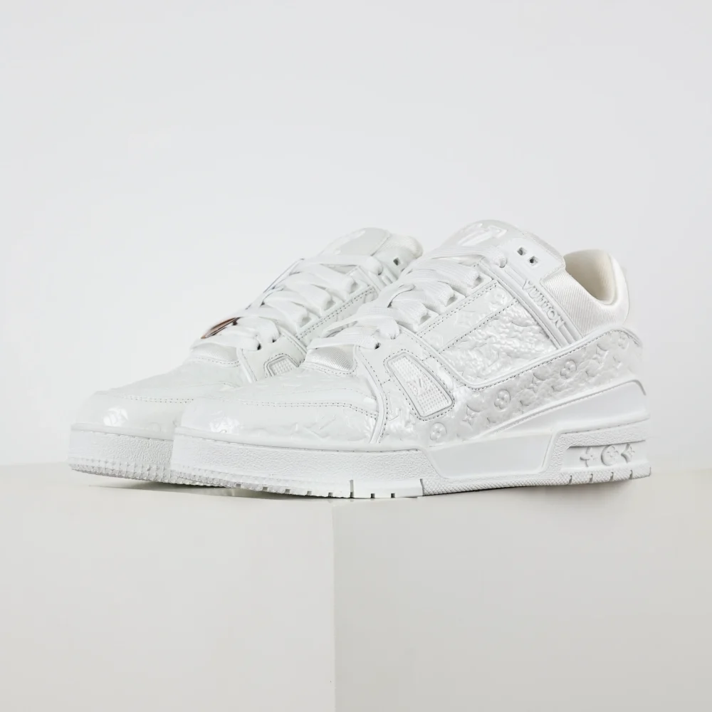 Trainer Sneaker Schriftzug geprägtes Kalbslackleder Weiß – Bild 3