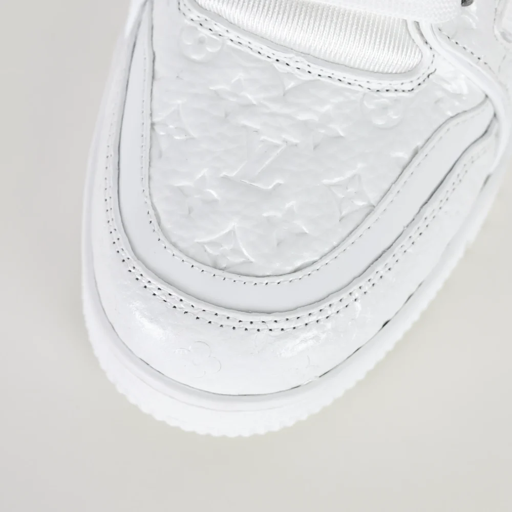 Trainer Sneaker Schriftzug geprägtes Kalbslackleder Weiß – Bild 11