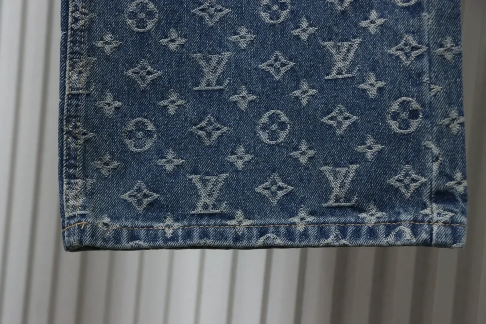 24Fw Jeans im Catwalk-Stil mit Monogramm – Bild 6