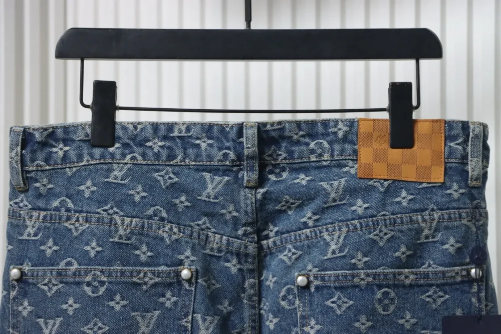 24Fw Jeans im Catwalk-Stil mit Monogramm – Bild 4