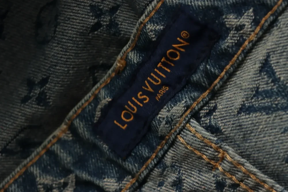 24Fw Jeans im Catwalk-Stil mit Monogramm – Bild 8