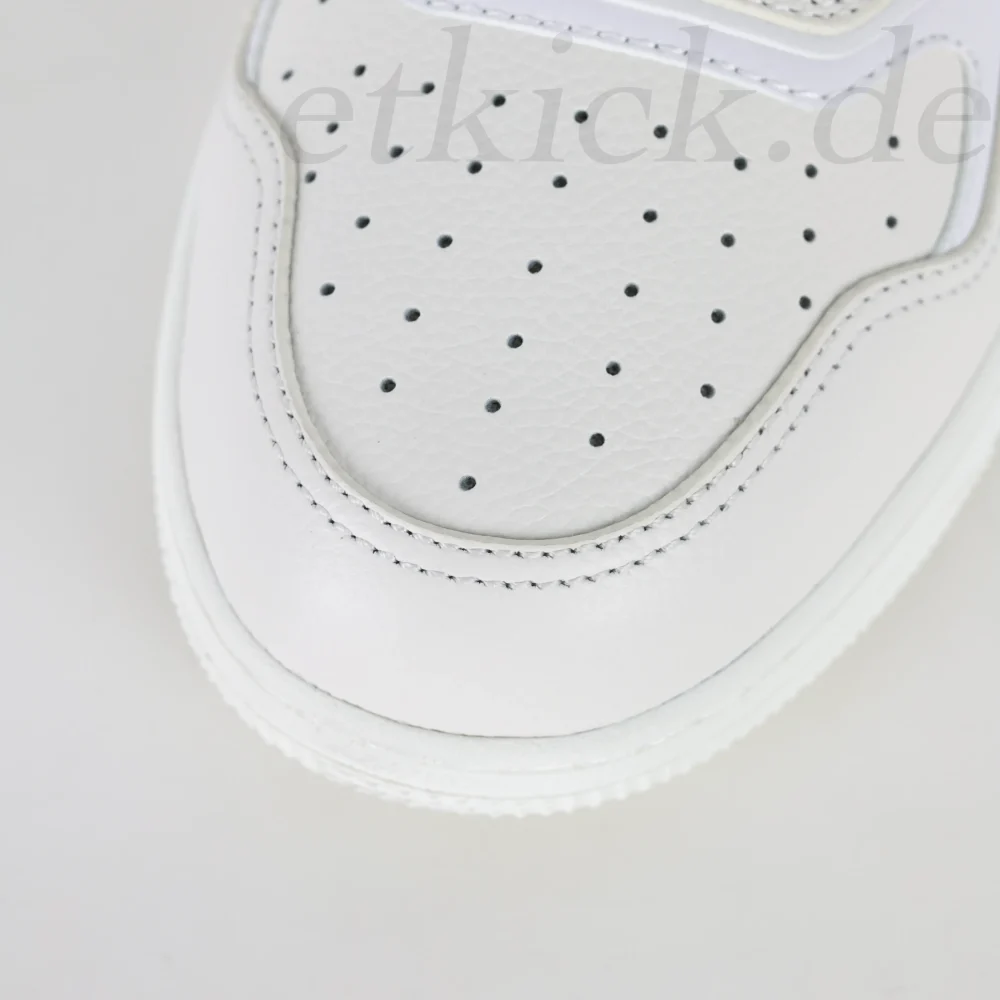 B27 Uptown Low-Top Sneaker aus weißem genarbtem Kalbsleder und weißem Gravity-Leder – Bild 9