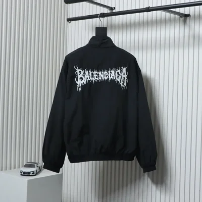 Balenciaga 24FW Jacke mit Sanskrit-Stickerei „Dragon Year“