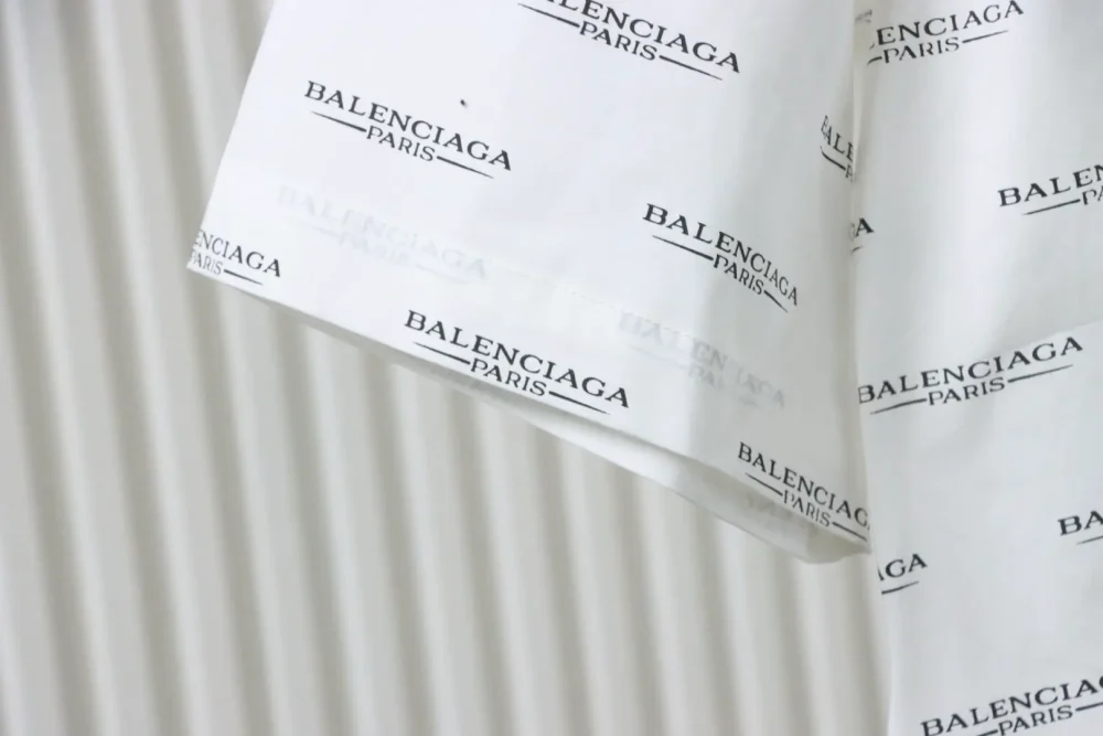 Balenciaga 25ss Kurzarmhemd mit Allover-Logo-Print – Bild 6