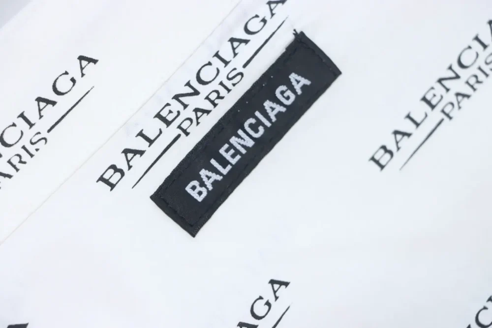 Balenciaga 25ss Kurzarmhemd mit Allover-Logo-Print – Bild 8
