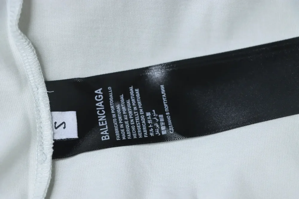 Balenciaga 25ss Kurzarmhemd mit Schlüsselanhänger-Print – Bild 10
