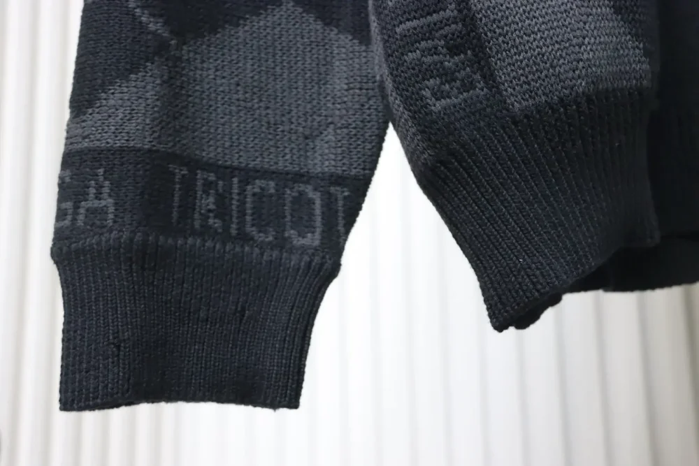 Balenciaga BLCG 25ss Strickpullover mit geometrischem Muster und Rundhalsausschnitt – Bild 6