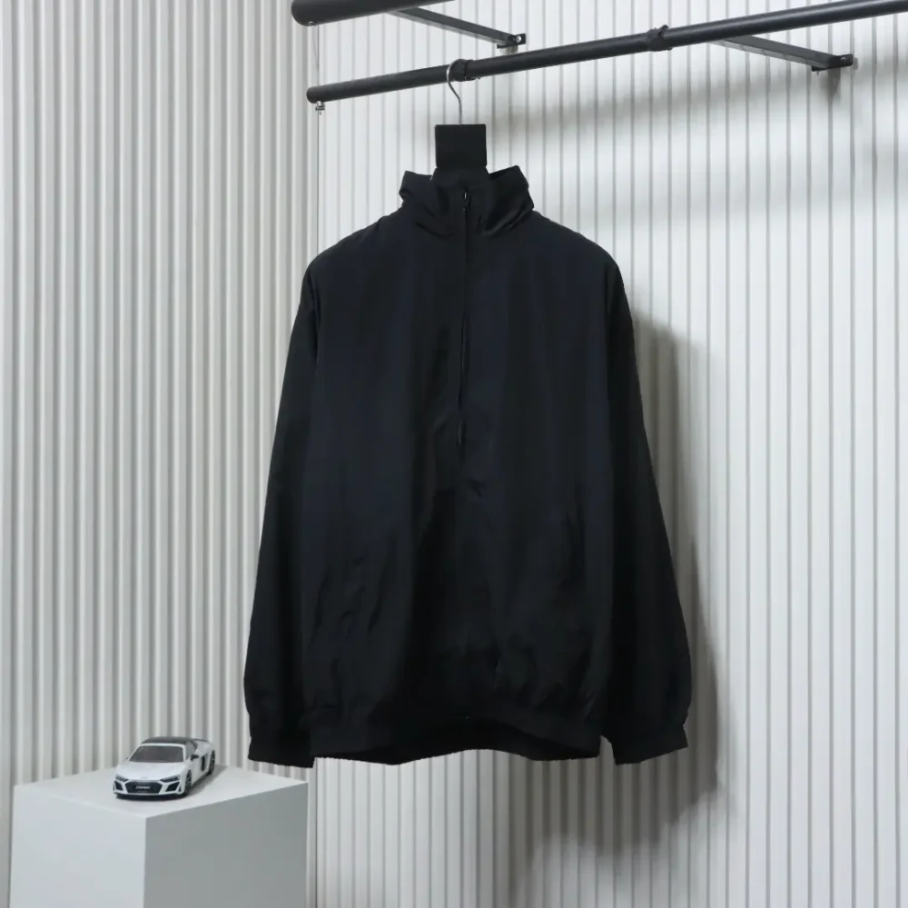 Balenciaga BLCG Jacke mit Stehkragen und gelbem Band – Bild 2