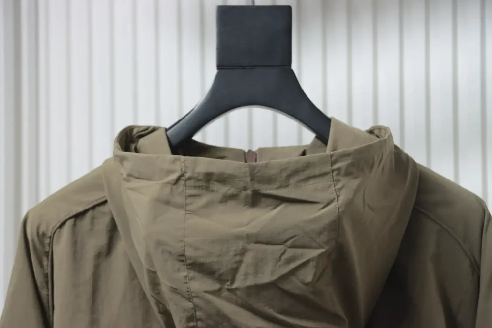 Balenciaga Kapuzenjacke mit Reißverschluss und Buchstabenstickerei – Bild 20