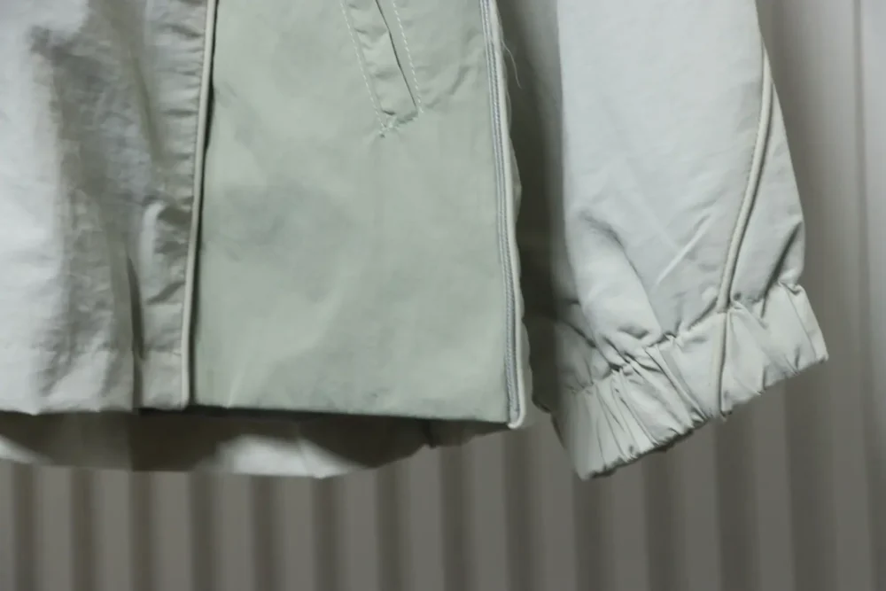 Balenciaga Kapuzenjacke mit Reißverschluss und Buchstabenstickerei – Bild 5