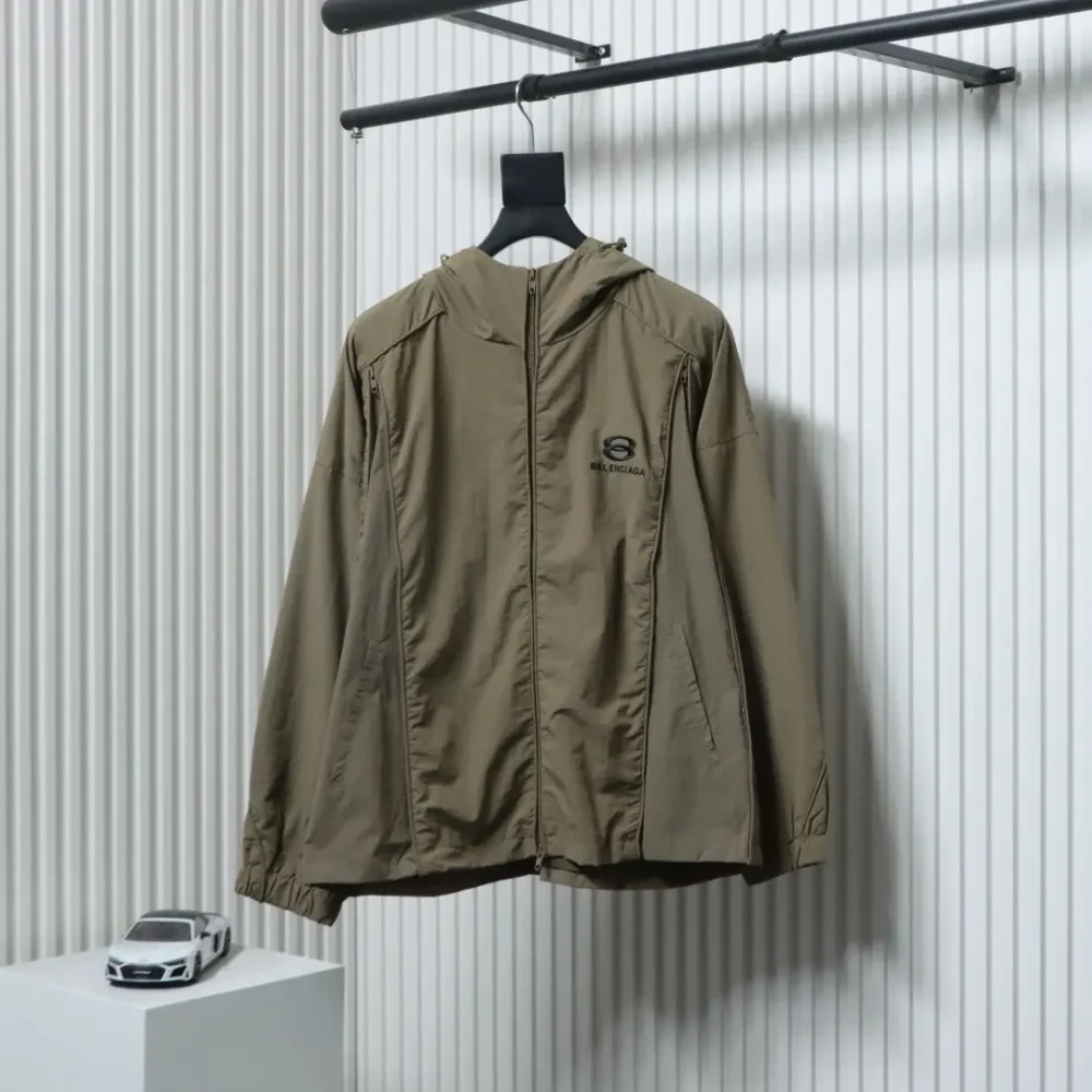 Balenciaga Kapuzenjacke mit Reißverschluss und Buchstabenstickerei – Bild 15