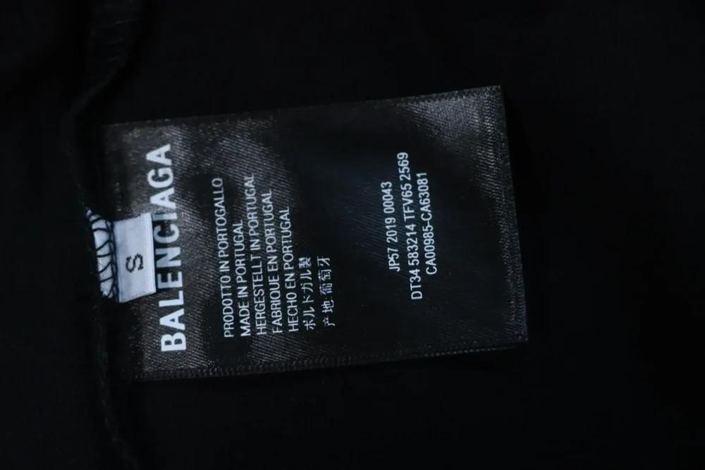 Balenciaga Kurzarmhemd mit Buchstabendruck – Bild 11