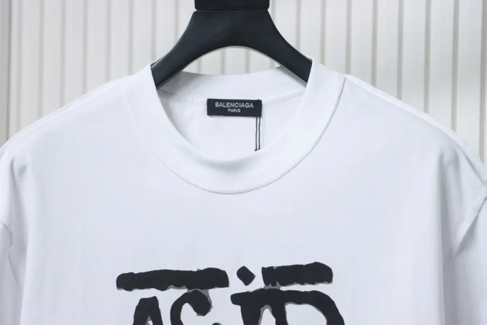 Balenciaga Kurzarmhemd mit Buchstabendruck – Bild 15