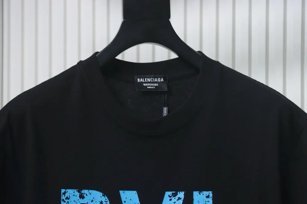 Balenciaga Meliertes Kurzarmhemd mit Distressed-Buchstabenlogo – Bild 3