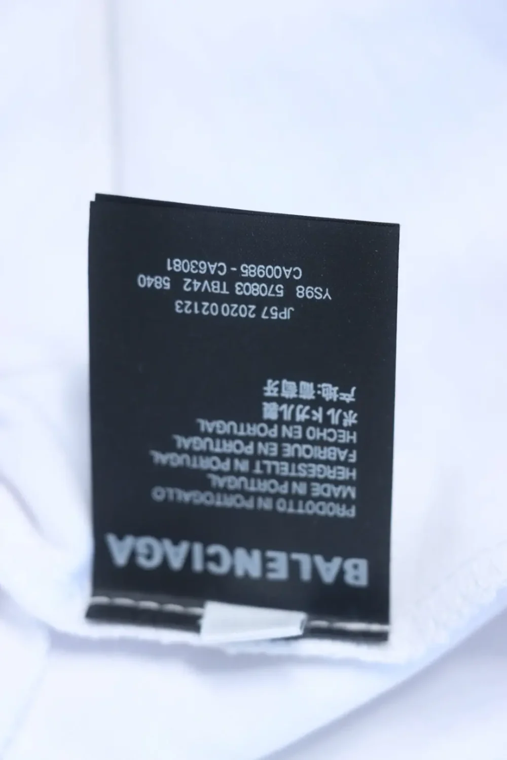 Balenciaga Meliertes Kurzarmhemd mit Distressed-Buchstabenlogo – Bild 26