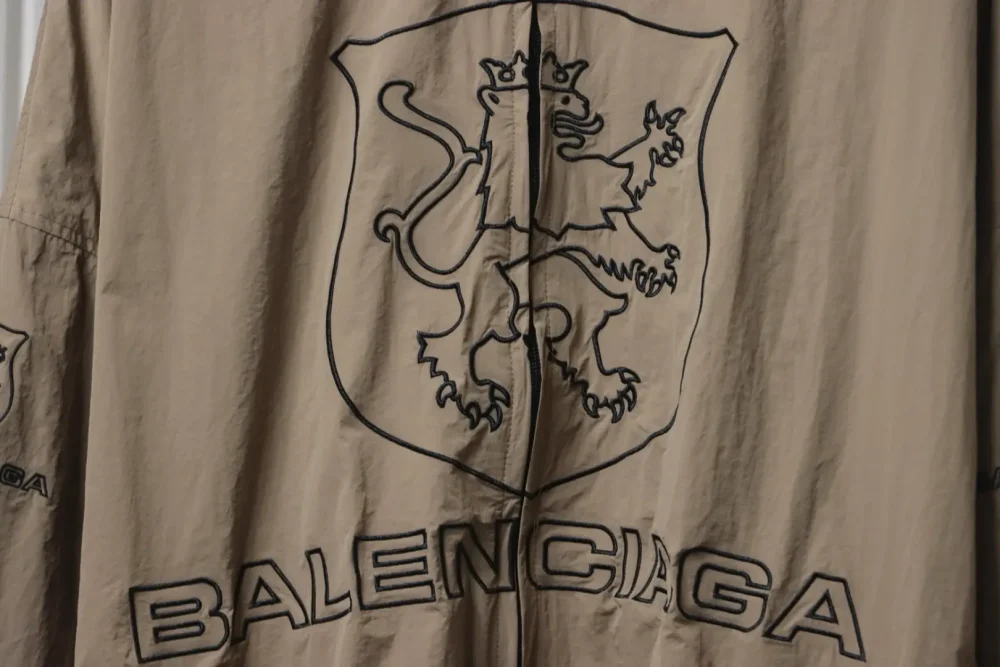 Balenciaga Reißverschlussjacke mit Buchstabenstickerei – Bild 9