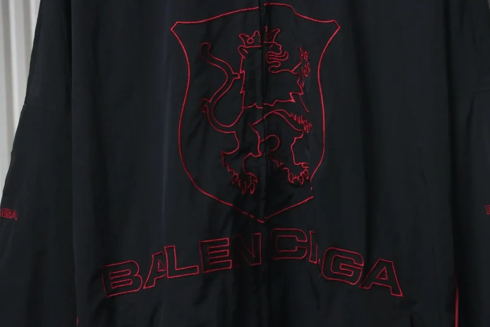 Balenciaga Reißverschlussjacke mit Buchstabenstickerei – Bild 20