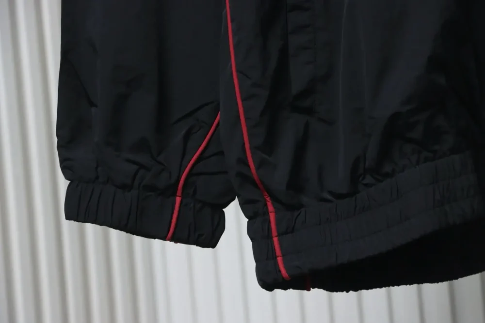 Balenciaga Reißverschlussjacke mit Buchstabenstickerei – Bild 22