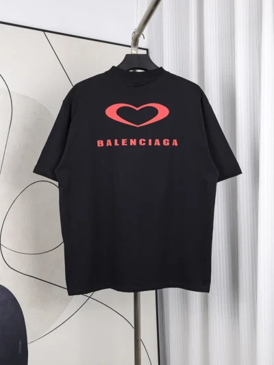 Balenciaga Valentinstag-Herz-T-Shirt in limitierter Auflage