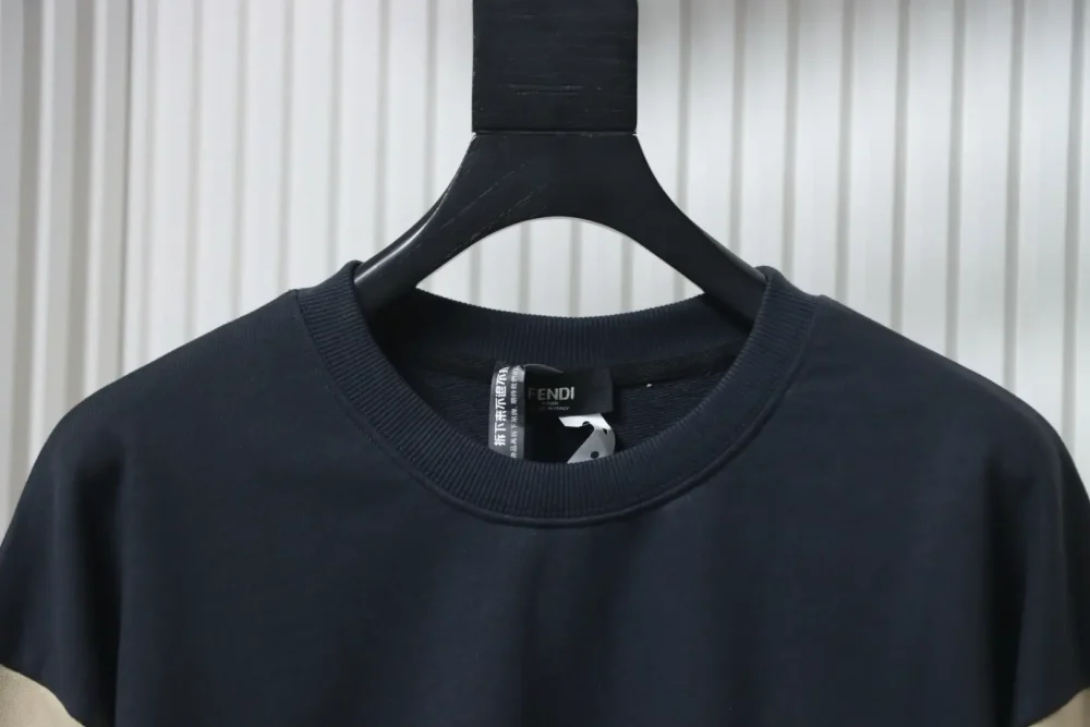 Baumwoll-Sweatshirt mit umgedrehtem Dreieck-Print und lustigem Spleißen für Paare – Bild 3