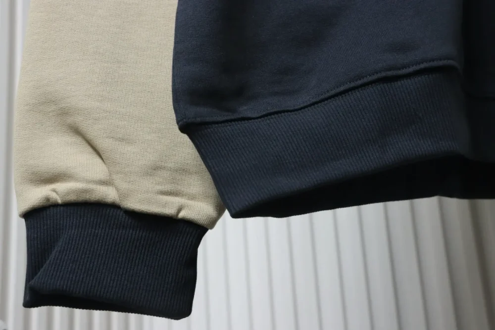 Baumwoll-Sweatshirt mit umgedrehtem Dreieck-Print und lustigem Spleißen für Paare – Bild 5