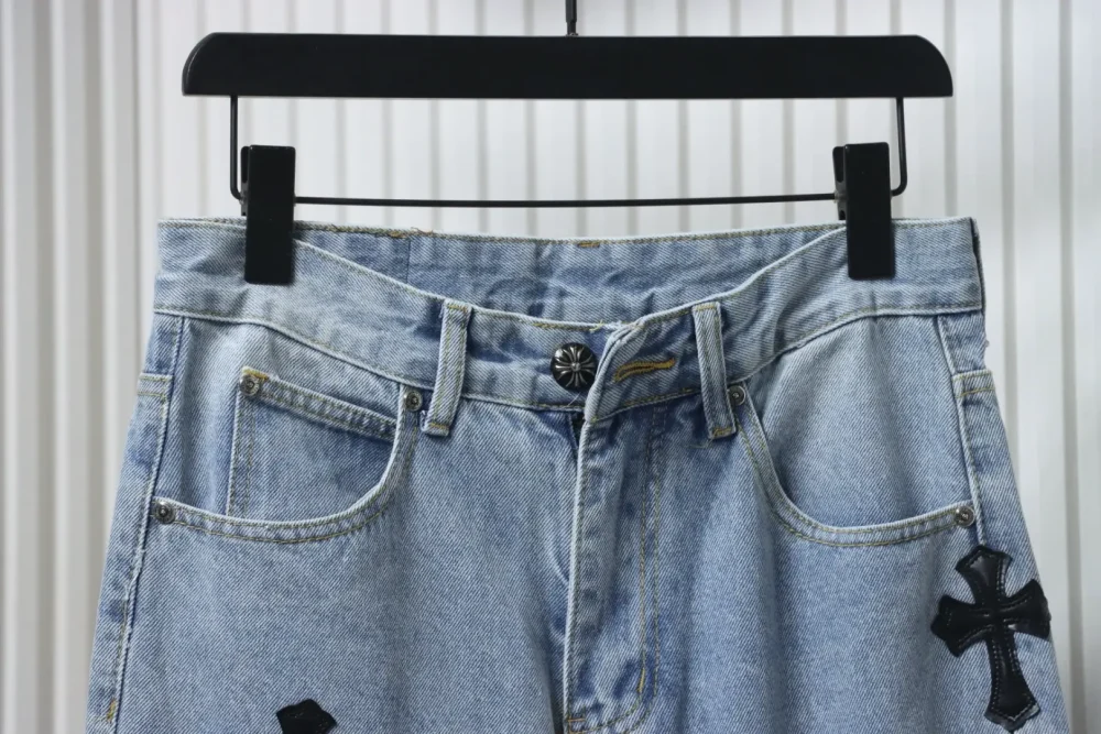 Cross Straight Jeans aus Leder – Bild 3