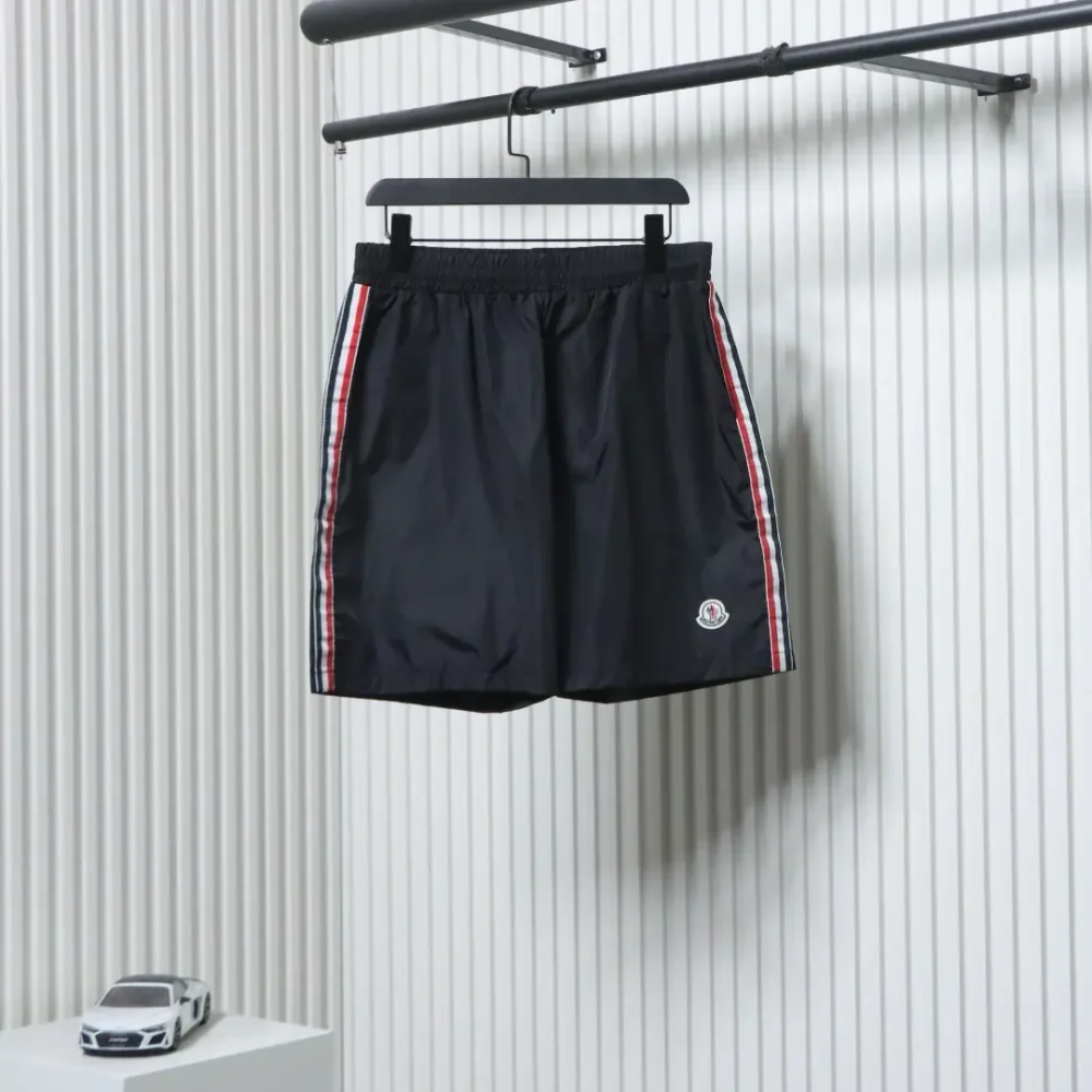 Exklusive Strandshorts von Summer Channel mit seitlichem Weblogo