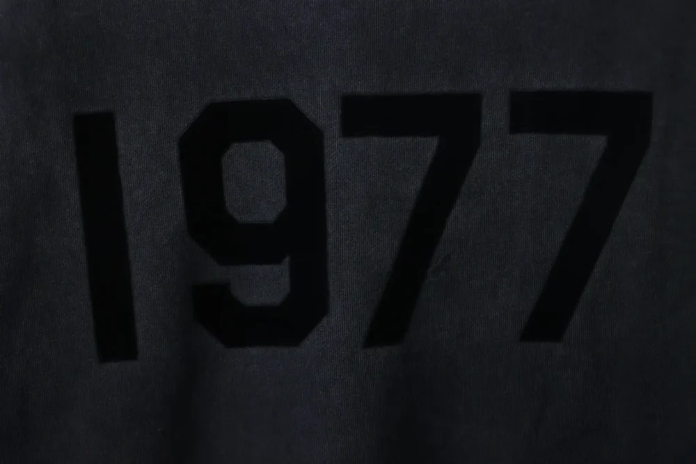 FEAR OF GOD Sweatshirt mit Rundhalsausschnitt und Farbverlauf im Washed Flock-Look von 1977 – Bild 5