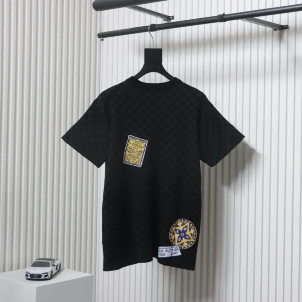 Gepäckanhänger mit Schachbrettmuster, Jacquard-Strick, kurze Ärmel