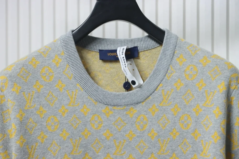 Gestricktes Kurzarm-T-Shirt mit durchgehendem Monogramm-Logo – Bild 18