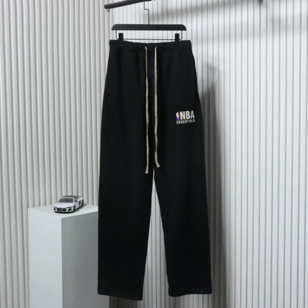 Hose der Fear of God x NBA Fog Joint Series – Bild 12