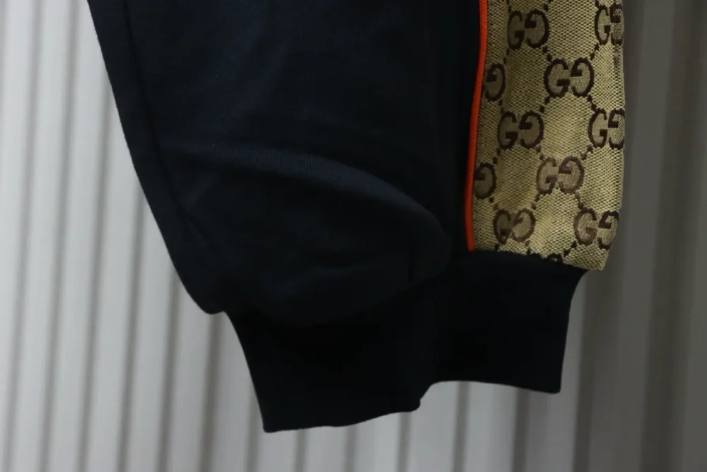 Hose mit Kordelzug und Monogramm-Nähten – Bild 4