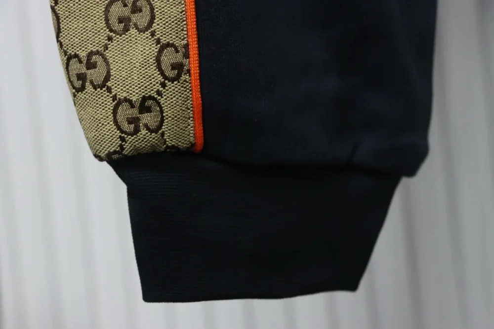 Hose mit Kordelzug und Monogramm-Nähten – Bild 9