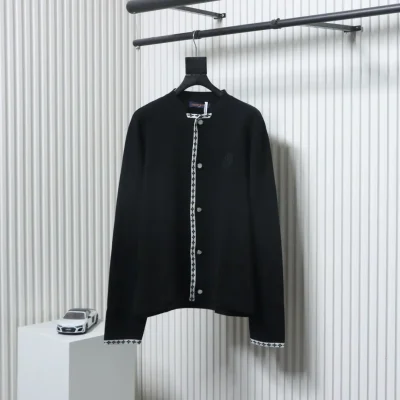 Jacke mit Knopfleiste und Rautenmuster