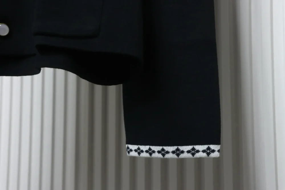 Jacke mit Knopfleiste und Rautenmuster – Bild 6