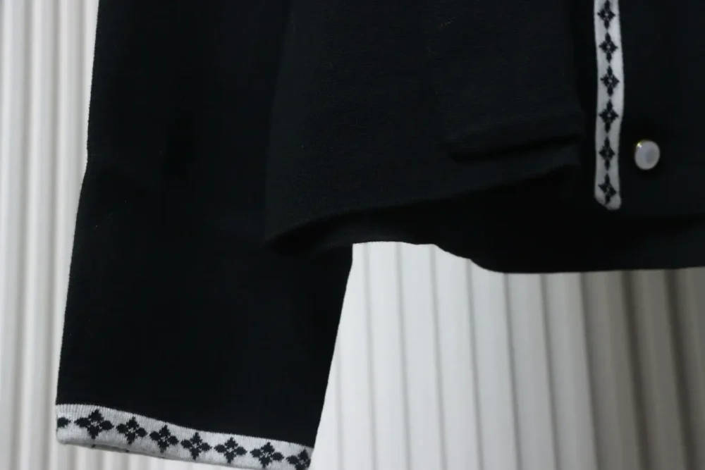 Jacke mit Knopfleiste und Rautenmuster – Bild 5