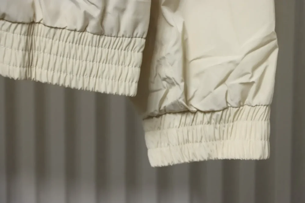 Jacke mit Reißverschluss und kleinem gesticktem Logo – Bild 18