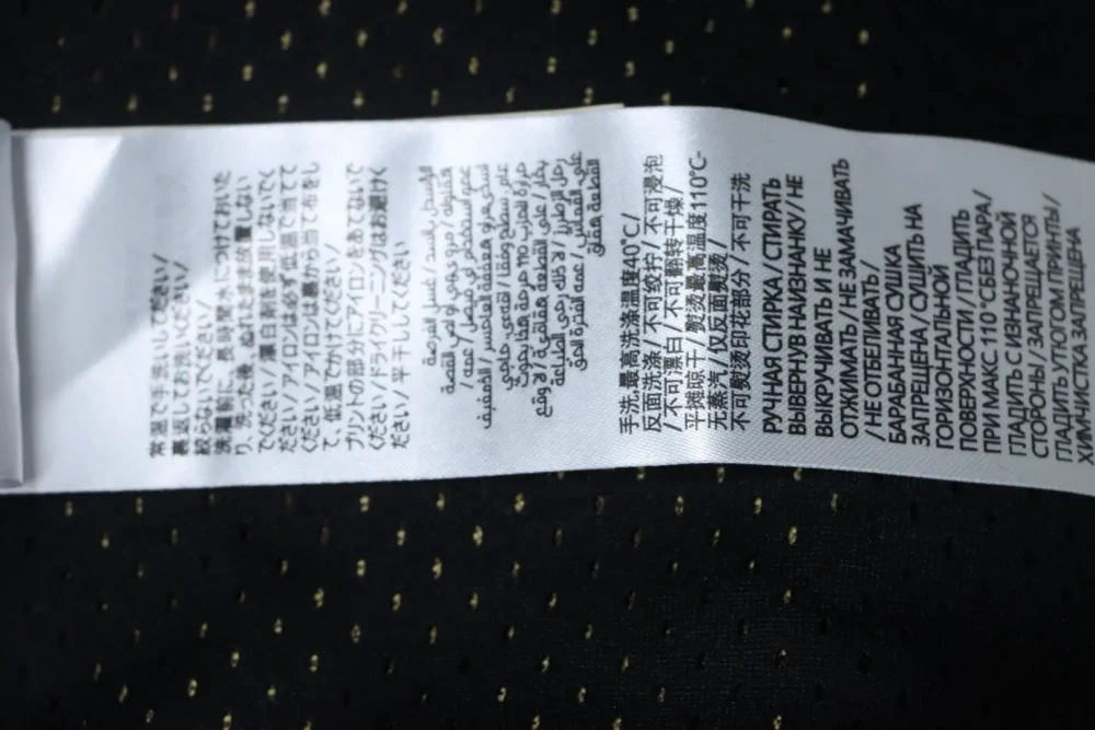 Kapuzenjacke mit Reißverschluss und Monogramm-Patchwork – Bild 9