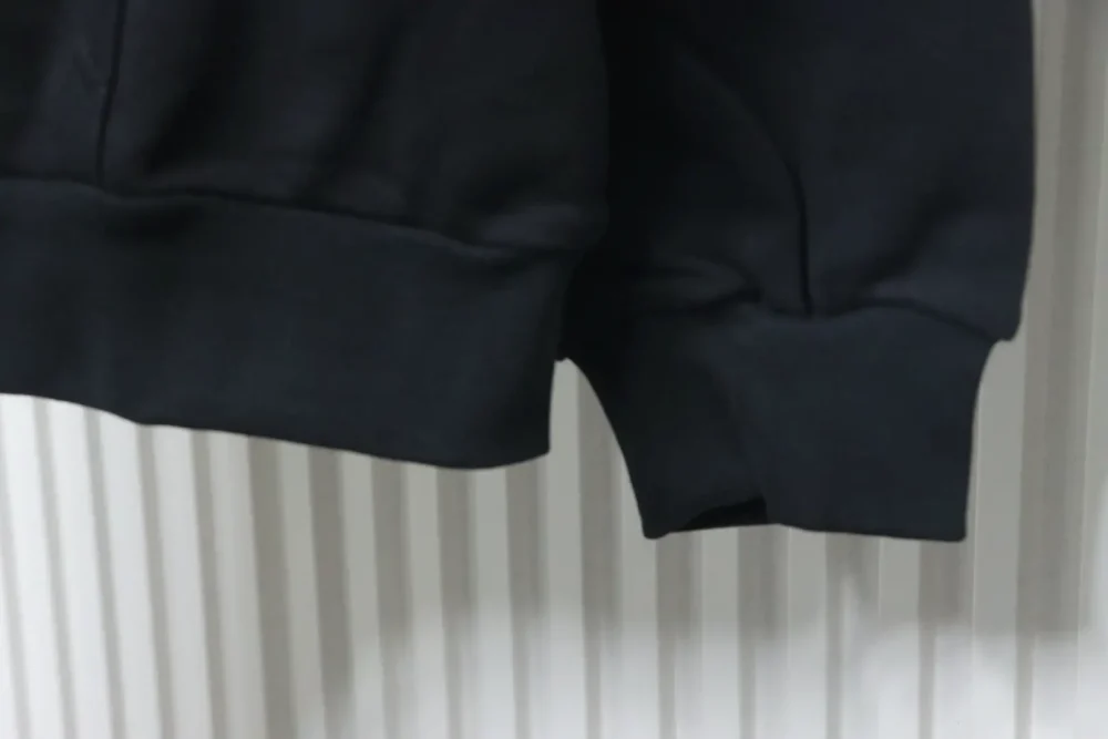 Kapuzensweatshirt mit Schriftzug-Print – Bild 5