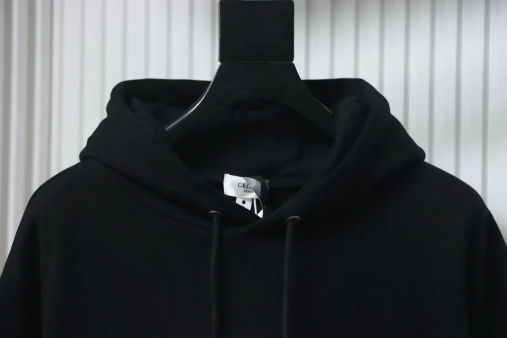 Kapuzensweatshirt mit Schriftzug-Print – Bild 3